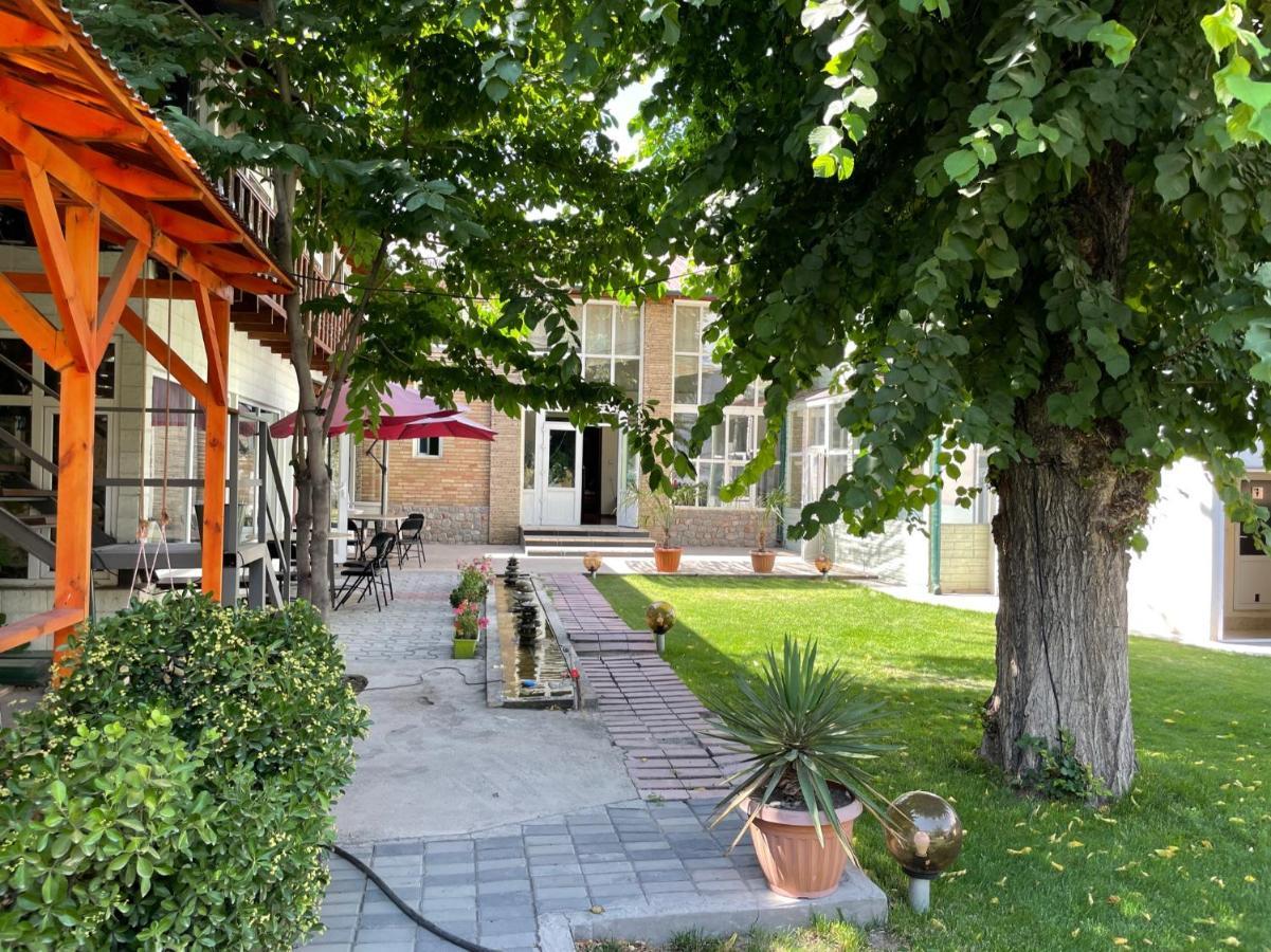 Hotel Eco House Osch Exterior foto